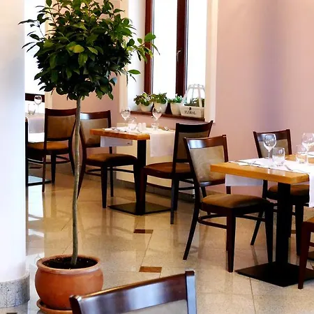 I Restauracja Różany Dwór